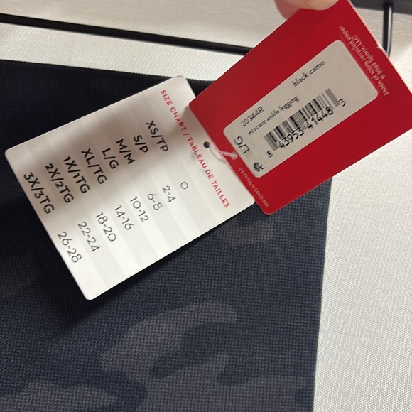 Spanx Camo Leggings Black /Gray Size Large NWT - Picture 5 of 5